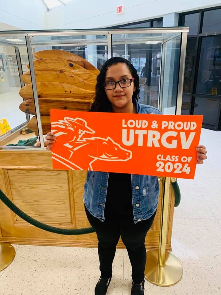 rowe_gocenter's tweet image. A big shout out to Maria Fernandez on her acceptance to UTRGV!!! Congratulations Maria!! @mcallenisd @Rowe006 @nikkirowe2020 @UTRGVadmissions  #goingorange