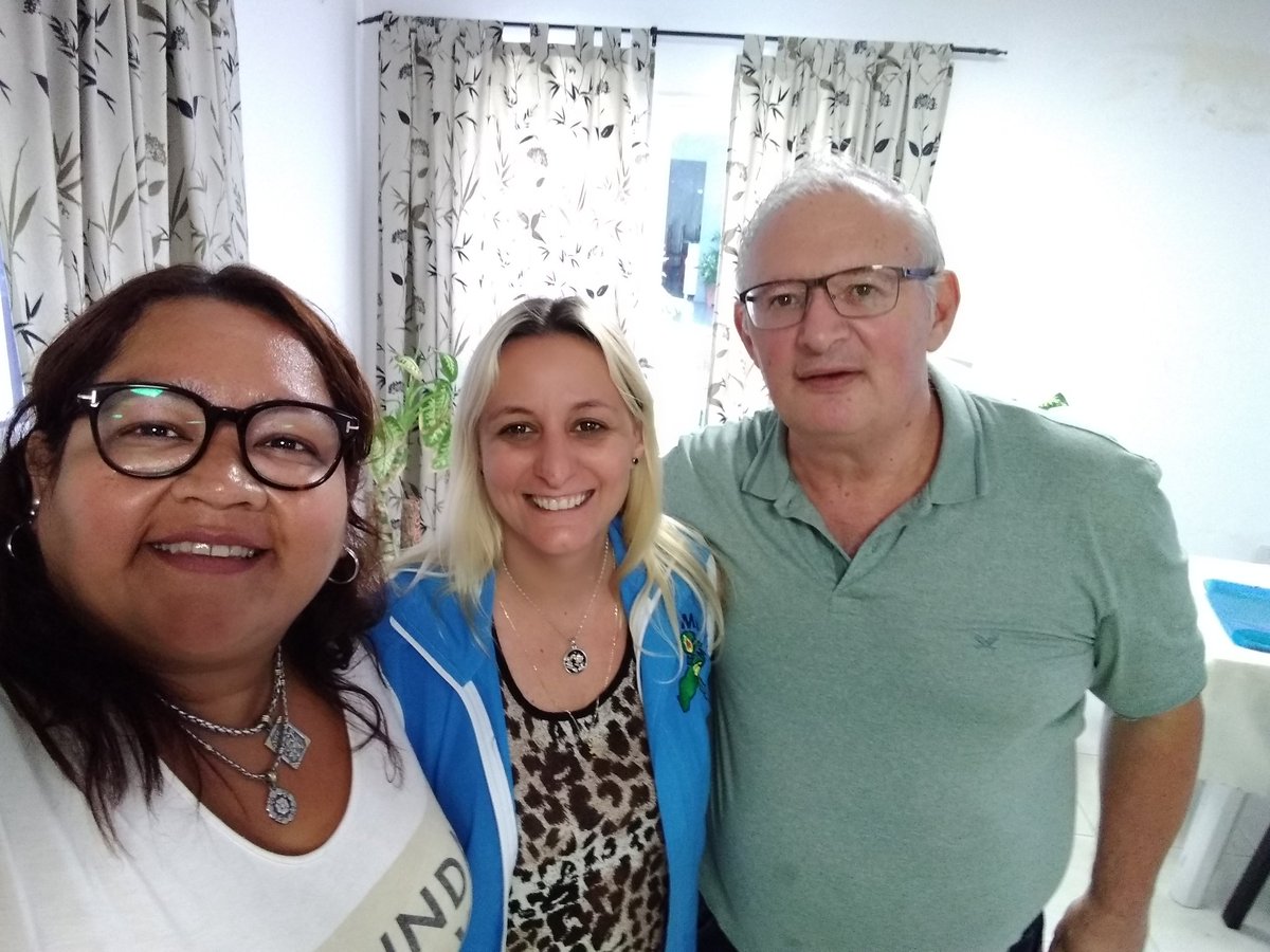 La Dirección de Educación Secundaria agradece a <a href="/udpm_misiones/">UDPM</a> por las Tutorías -en todas las áreas- para alumnos de los 17 Deptos de la Pcia. Extensivo agradecimiento a los colegas delegados voluntarios! Somos docentes somos <a href="/ADOMIS_Misiones/">ADOMIS_Misiones</a> hay equipo <a href="/grillo141/">Ruben Dario</a> <a href="/BarbaroLorena/">Analia Lorena Barbaro</a>