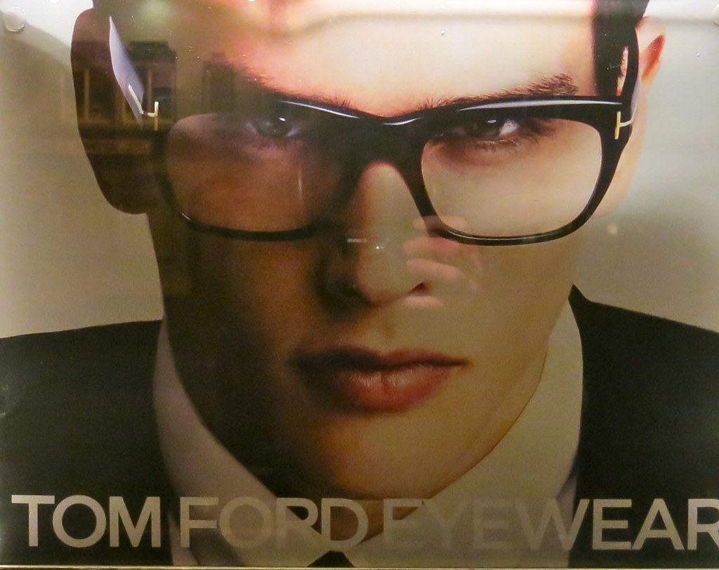 LOOKING GOOD IN #2020

We're offering a FREE optical styling consultation worth £39 with our experienced optical team in Feb 2020.

Spend the time needed for a thorough eye examination and invest in the right eyewear to suit your #lifestyle and budget. le-roche.co.uk/frames/