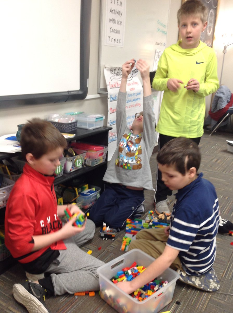 Miss_Burchill's tweet photo. #GlobalSchoolPlayDay is my favorite day! We had fun, strategized, solved conflicts, and used our imaginations! #PRASlearns https://t.co/axeR1Ouwbv