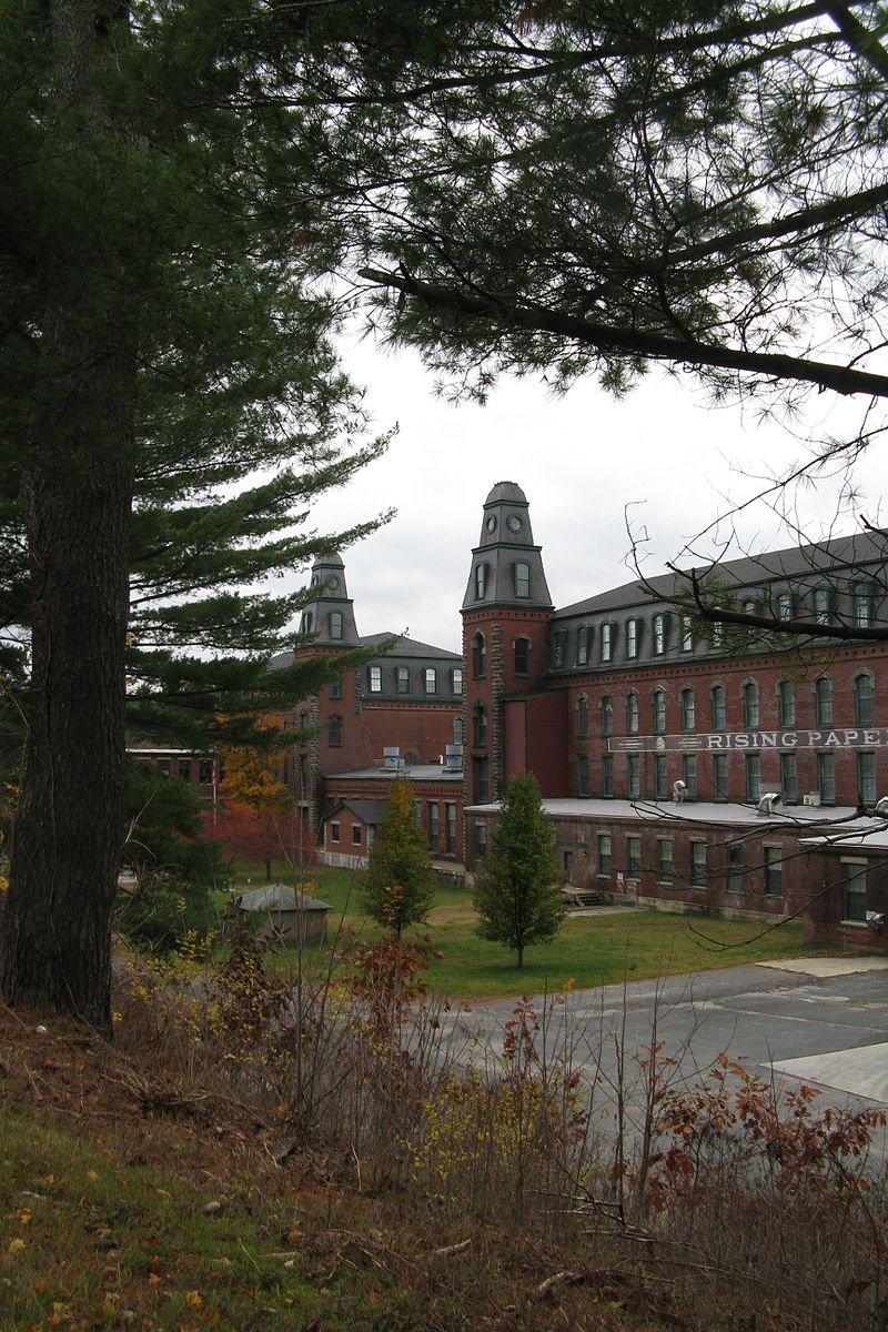 the other thing western Mass has a lot of is the very ominous mills that are characteristic of the slightly more neglected bits of New England: