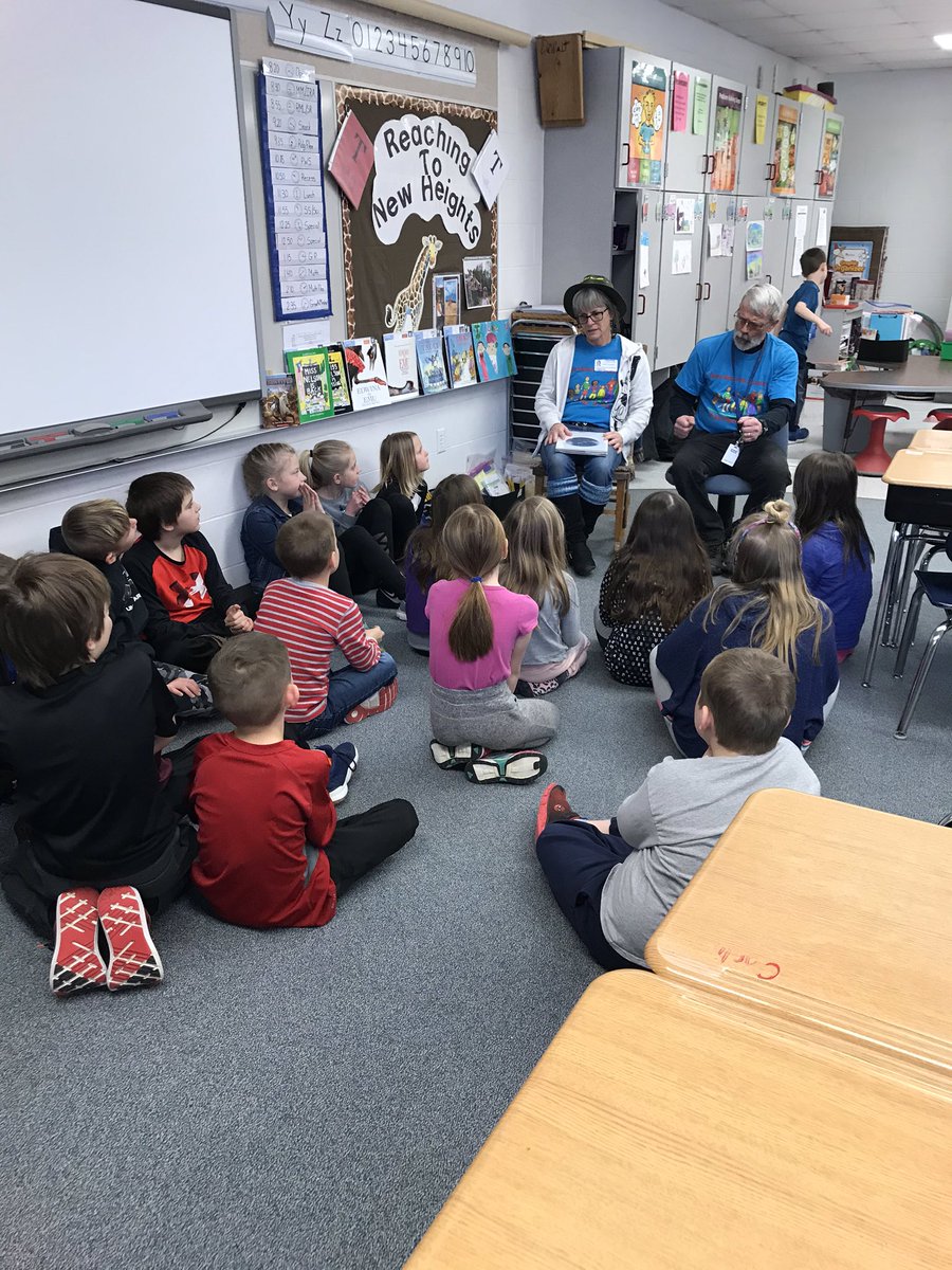 bronk_lb's tweet photo. #ThankYou #GuestReaders #KometsRead20 @KMElem @km_k12_media #FunIn2ndGrade https://t.co/jYaC1XDPLH