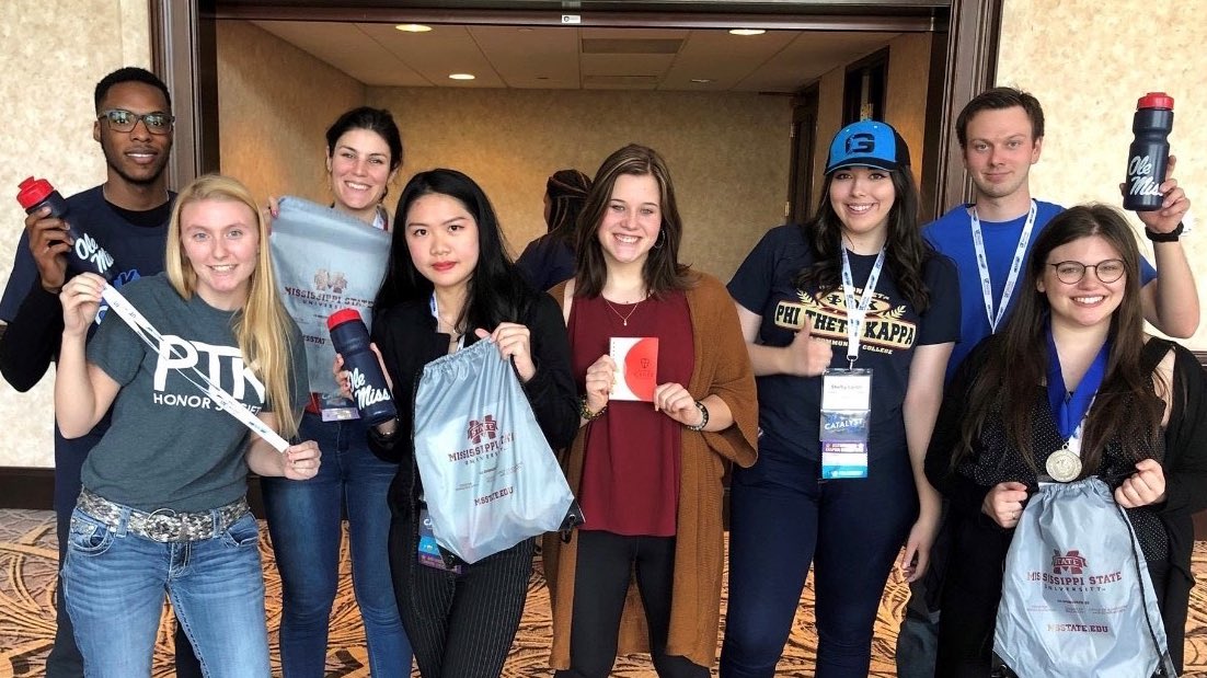 PHITHETAKAPPA's tweet photo. If you don’t know what being a Social Media Ambassador (SMA) entails, prepare to have your mind blown! 🤯 We choose 8 SMA’s to create #socialmedia content at #PTKCatalyst 2020! 📲🤳📸 How cool is that?! SMA @ShelbyLynchR5 shares her experience >> https://t.co/x9YQWMFbkp https://t.co/zhtJLXuhTE