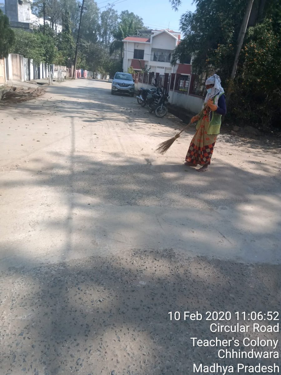 chhindwaranigam's tweet photo. हमारे सफाई मित्रों द्वारा निरंतर स्वच्छता गतिविधियों द्वारा छिन्दवाड़ा को स्वच्छ व सुन्दर बनाया जा रहा हैं |
हमारा प्रण - छिन्दवाड़ा NO.1
#MyCleanIndia #SwachhBharat #PlasticFreeIndia #SwachhSurvekshan2020 #MakingCitiesPlasticFree #SwachhataHiSewa #SwachhSurvekshan2020Chhindwa https://t.co/92D4iC2nkf
