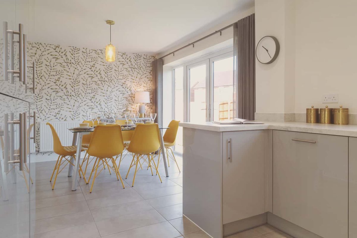 HillsHomes's tweet image. #MovingHouse ?

Hills Homes is building 2, 3 and 4 bedroom homes at our High Penn Park development in #Calne #Wiltshire. 

Visit our show homes, open every day 10:00 -16:00. Or go to bit.ly/2HdkZva for more info!

@AtwellMartin
#homebuyers #propertyladder