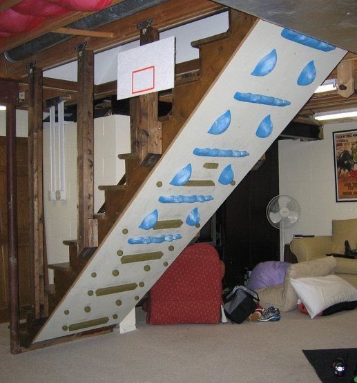 scottbright's tweet photo. @jeriellsworth @tiltfive Climbing wall! https://t.co/daJMLTxXh4