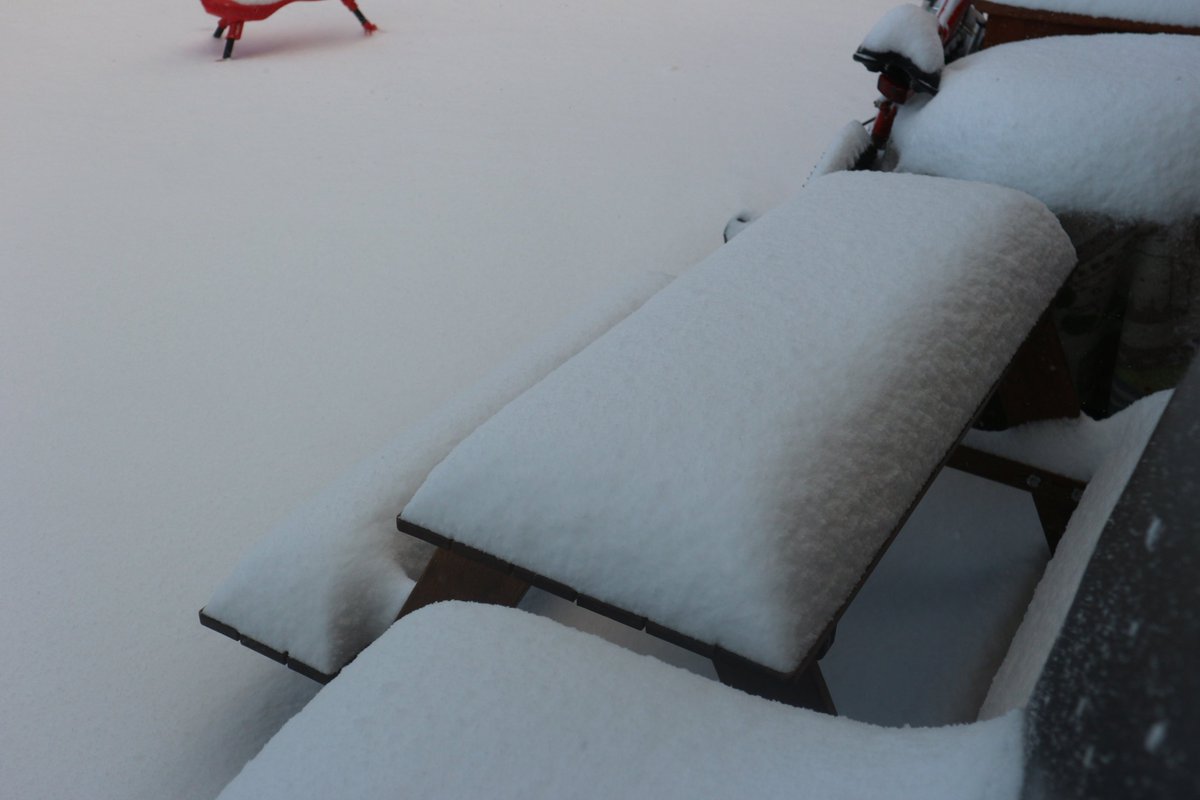 e_arabic's tweet photo. Two years ago, this how heavy it snowed in #Edinburgh
What will it be like this year?
#snowinedinburgh #edinburghsnow #thisisedinburgh https://t.co/ne19NwmuAp