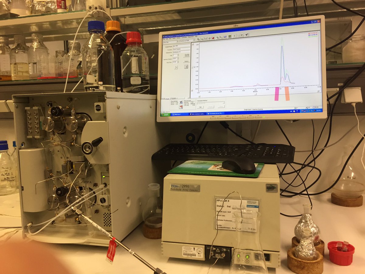 fredDE11117824's tweet photo. Try to purify my compound, and hopefully give something positive. Wish me luck. 6 pm #grosslab https://t.co/ZtZWjOahv2