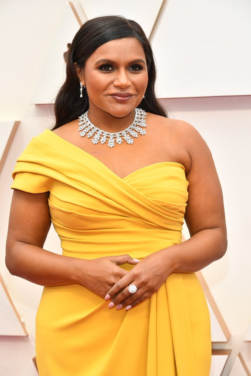 Last night, #MindyKaling was stunning as ever while wearing an exquisite  #ChopardHauteJoaillerie necklace on the #Oscars2020 red carpet. #TheRedCarpetJeweller #StarsInChopard