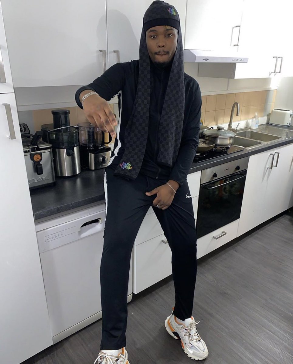 On va mettre les choses au clair : qui est le meilleur rappeur ? 
Rt 🔁 pour Cheu-b
Fav ❤ pour Kaza