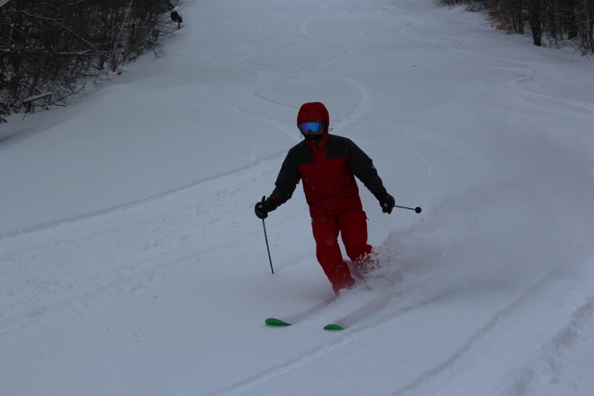 Powder days are nice but unexpected powder days are even better.

6+inches since last night.  Keep it coming!

#mycranmore #powderday <a href="/SkiNewHampshire/">Ski NH</a>