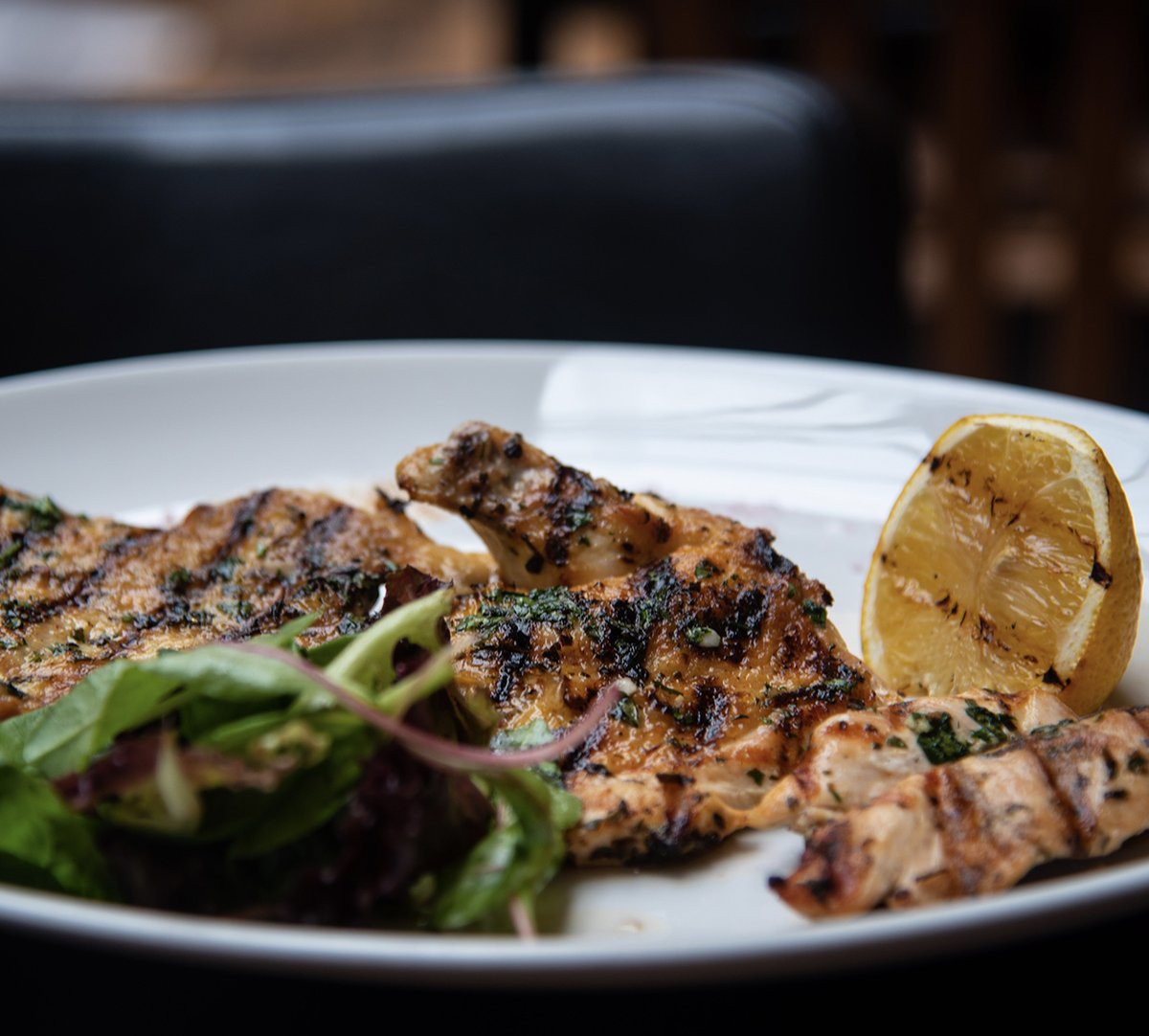 barestaurantuk's tweet photo. Corn fed, chargrilled spatchcock chicken with lemon &amp; herb marinade &amp; fries provençal. #Yum

#Chicken #Steak #Steakhouse #Food #Foodie #Restaurant #TopRestaurants #Delicious #Tasty https://t.co/trv0BdXMLl
