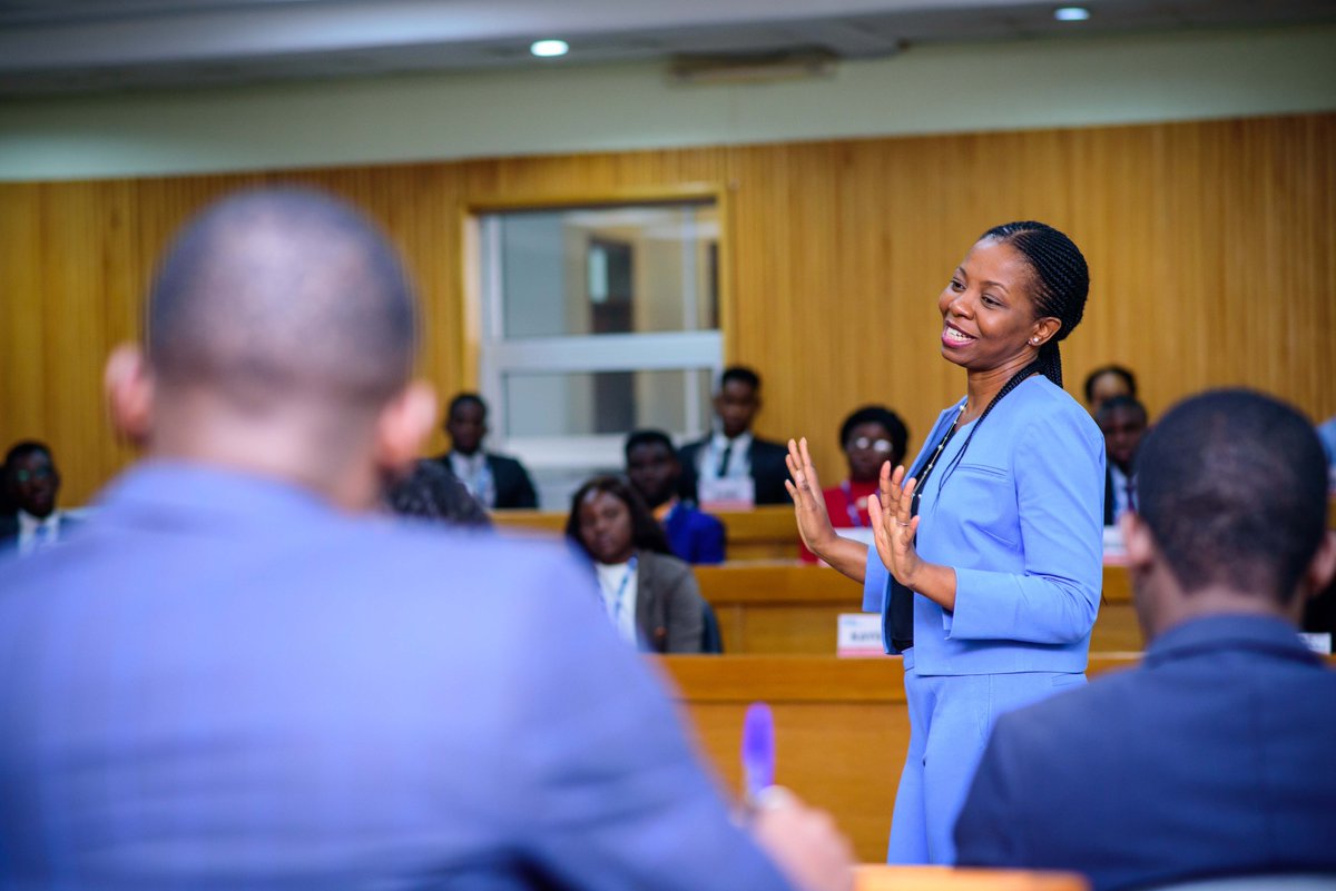 LBSNigeria's tweet photo. The programme features classroom sessions (led by #LBSFaculty), case studies, panel discussions, and study groups culminating in a strategy workshop, during which the participants present solutions to different business problems.
#Vimp2020 https://t.co/qFd3XNpELC