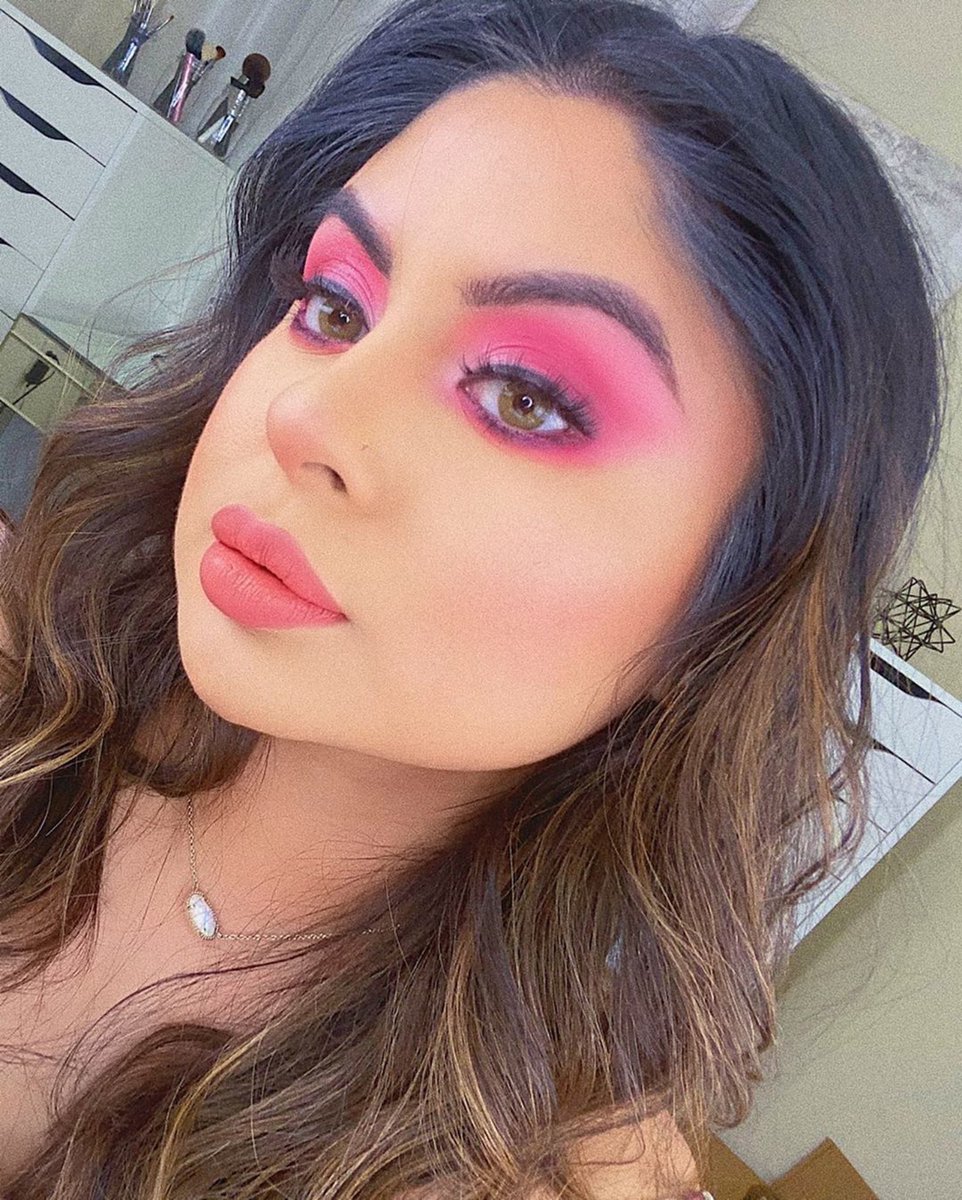 beautiebazaar's tweet photo. Valentine’s Day Glam! 💕 @glowdupbabe wearing Heart Breaker Lashes! 🌸 #femierrebeauty #femierre #femierrebabe #femierrelashes #glowdupbabes https://t.co/8DT0WclIQB