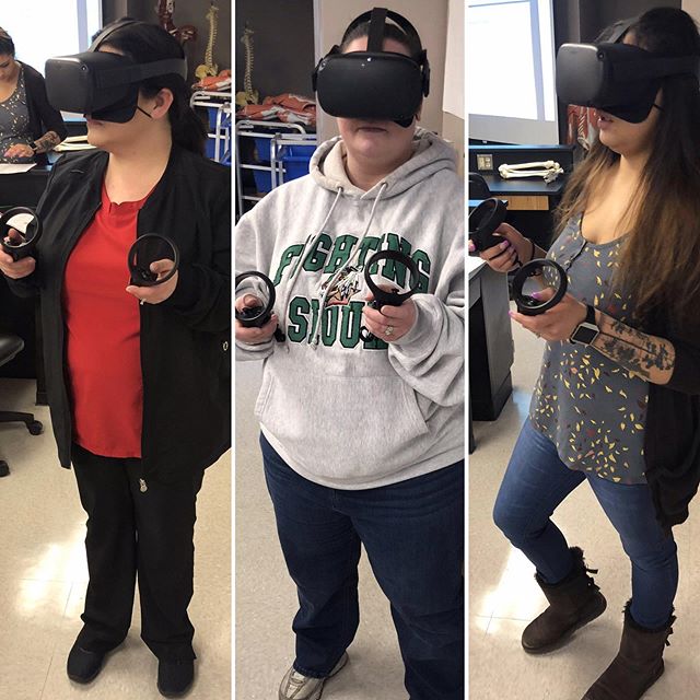 ATCCMN's tweet photo. ATCC anatomy students use #VR to examine bone structures in the human body. Very cool! How else could you see virtual reality technology augmenting education? #HigherEd #Technology #AlexTech https://t.co/E561ipUKgA