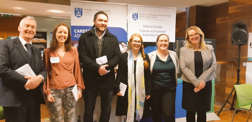 emireland's tweet photo. 🗣Labhair ár mBainisteoir Cumarsáide
@LisaNicAnB ag imeacht @GaeloifigTCD @TCDCareers @TCDRnaGaeilge inniu faoi phoist leis an AE srl @TLRHub 🇪🇺
Our Comms Manager Lisa Nic an Bhreithimh spoke at @tcddublin #careers event today about #EUJobs #Gaeilge & EMI 📸 #GleGTrinity #Éigse20 https://t.co/WR5Inm2gTJ