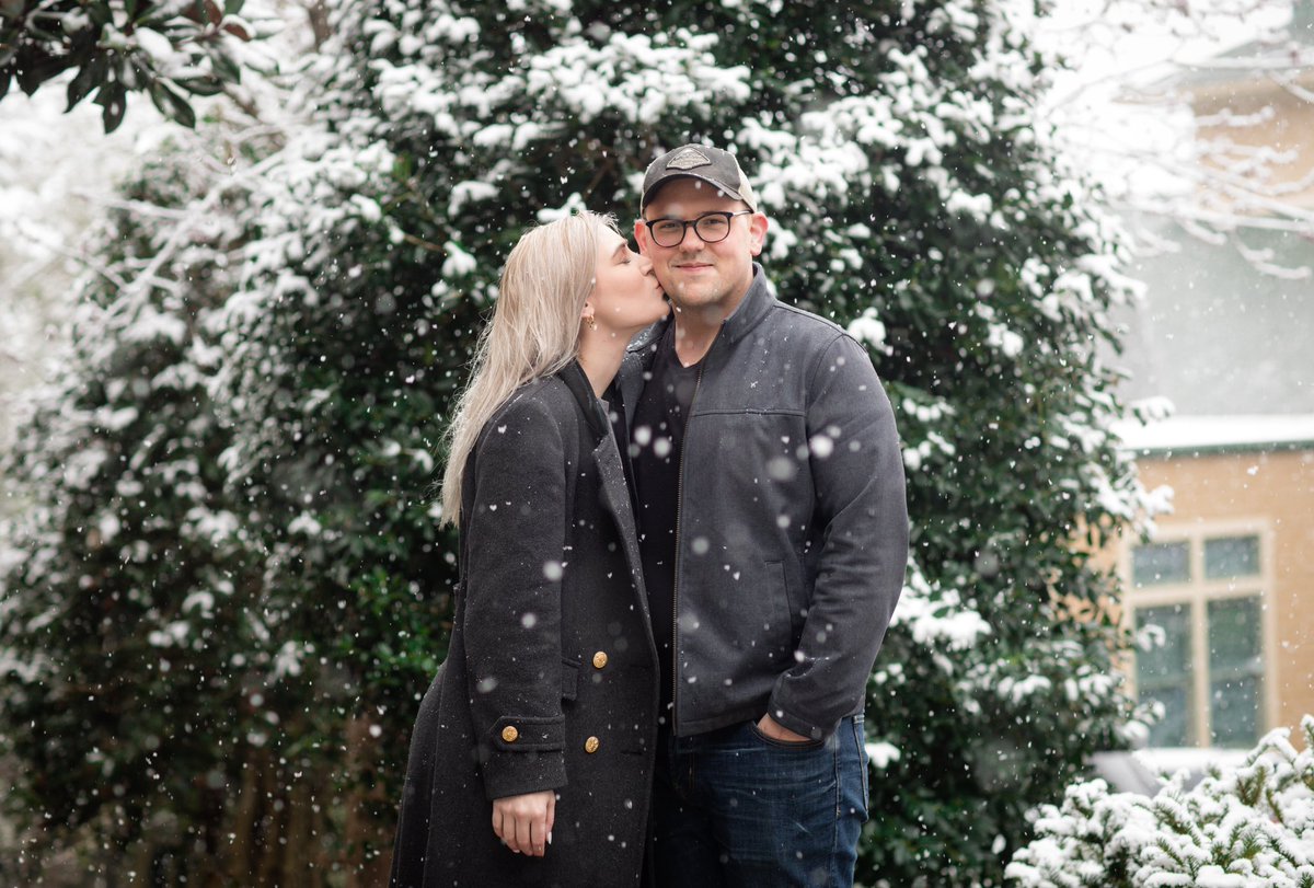 Of course I forced my husband to pose in the snow as well! 💁🏼‍♀️❄️