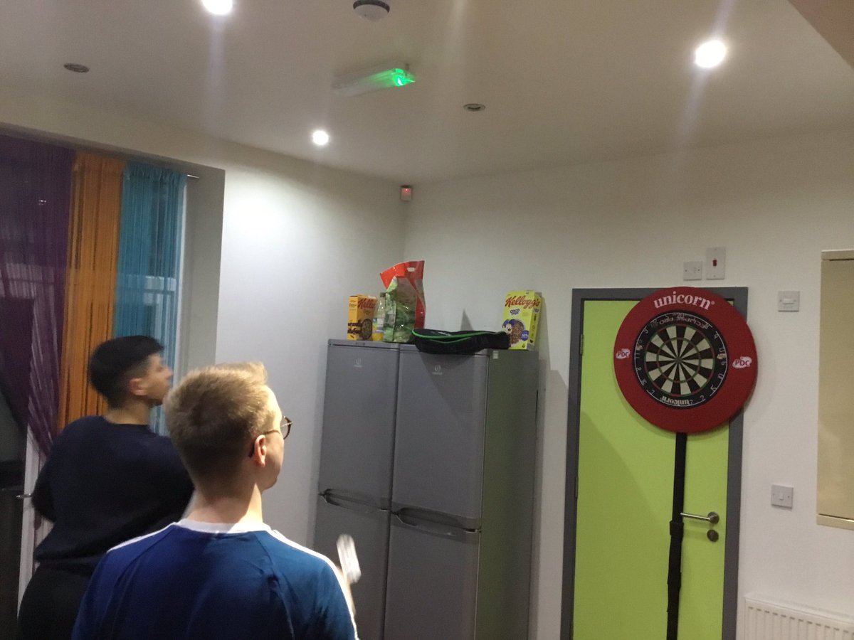 Forget coronavirus its darts fever that's infected Lister street👀🎯