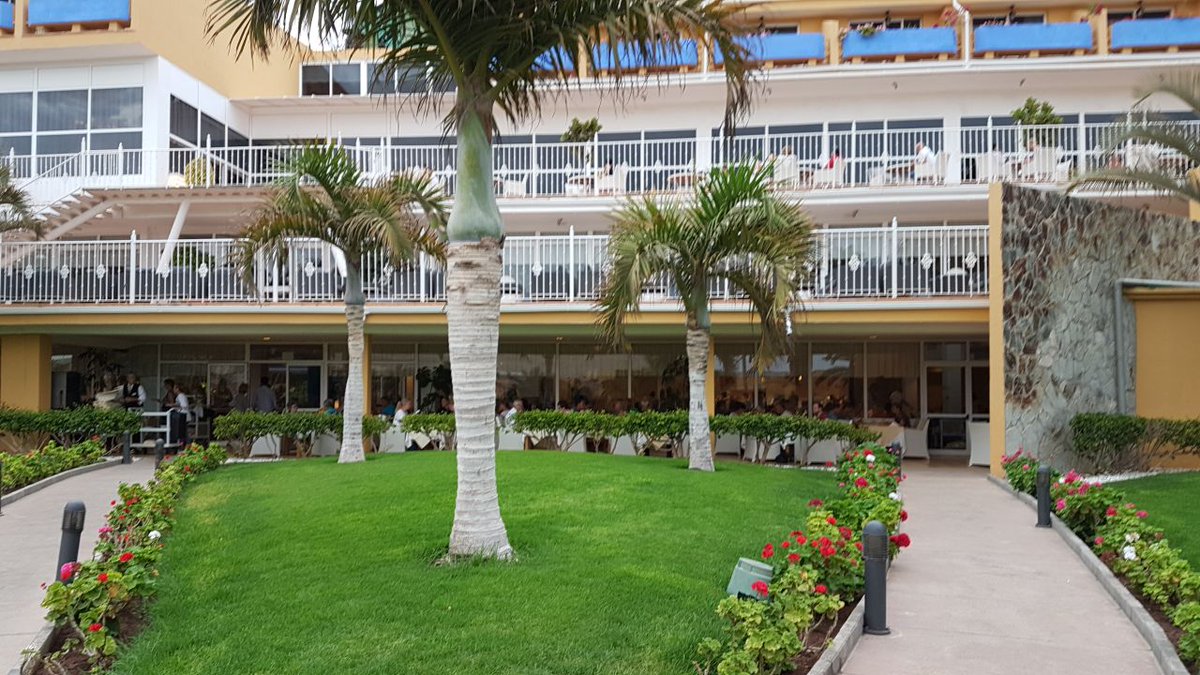 LastMinute_si's tweet photo. [FUERTEVENTURA] ☀️🇪🇸
31.3. | 7 dni | ✈️ iz Münchna
PrimaSol Drago Park 4*, vse vključeno, od 473€
allsun Hotel Esquinzo Beach 4*, vse vključeno, od 496€
Pohiti in rezerviraj 👉 https://t.co/R2kqdT6XK4 https://t.co/LRhcY5v8sa
