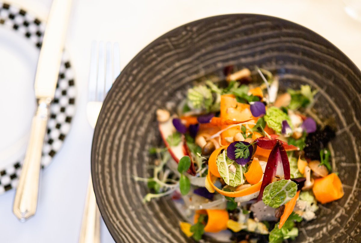 Watch the sparks fly over a delicious feast from our traditional Bill of Fare. The cosy ambiance of Simpson's in the Strand makes it the perfect place for a date night to remember this Valentine's Day. #SimpsonsintheStrand #ValentinesDay ow.ly/PBg250ycWtK