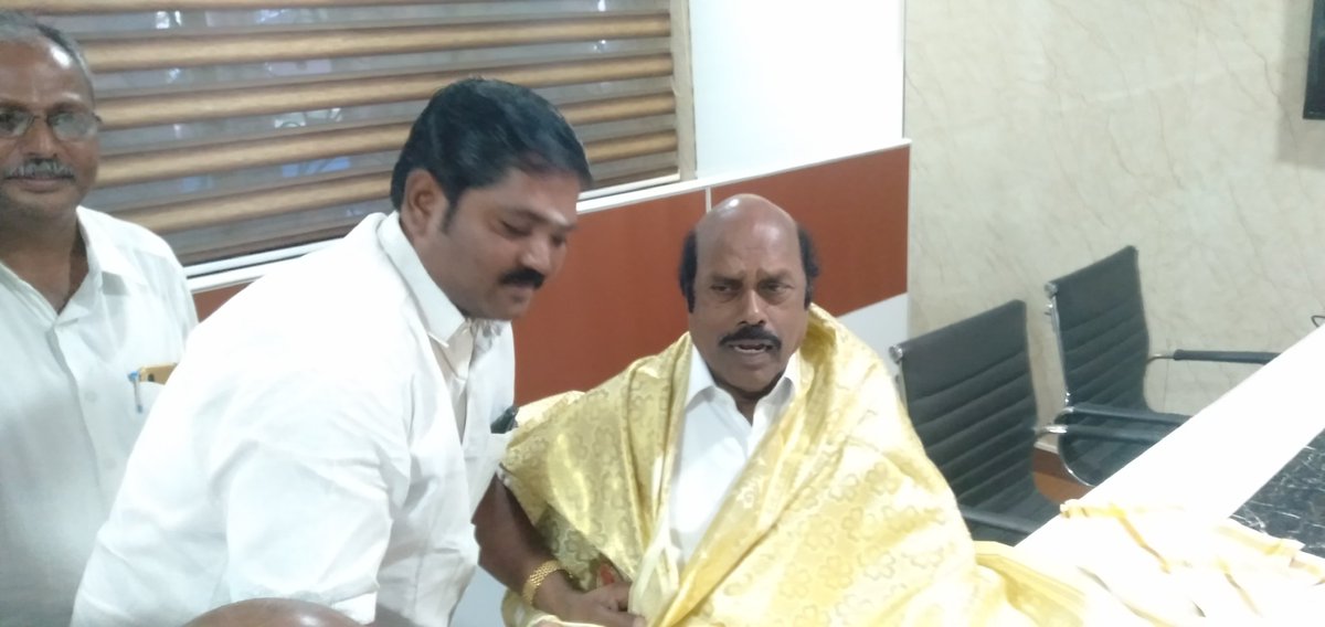 KARTHIK48911750's tweet image. இன்று அண்ணா அறிவாலயத்தில் திருவண்ணாமலை மாவட்ட செயலாளர் அண்ணன். #எ.#வ‌.#வேலு, அவர்களை மாதனூர் ஒன்றிய கழக செயலாளர் அண்ணன் அகரம்சேரி #ப.#ச.#சுரேஷ்குமார் அவர்கள்
வேலூர் மேற்கு மாவட்ட பொறுப்பாளர் அண்ணன் க.தேவராஜி அவர்களுடன் சந்தித்த மகிழ்ச்சியான தருணம்....@mkstalin @DMKITwing @DMK4TN