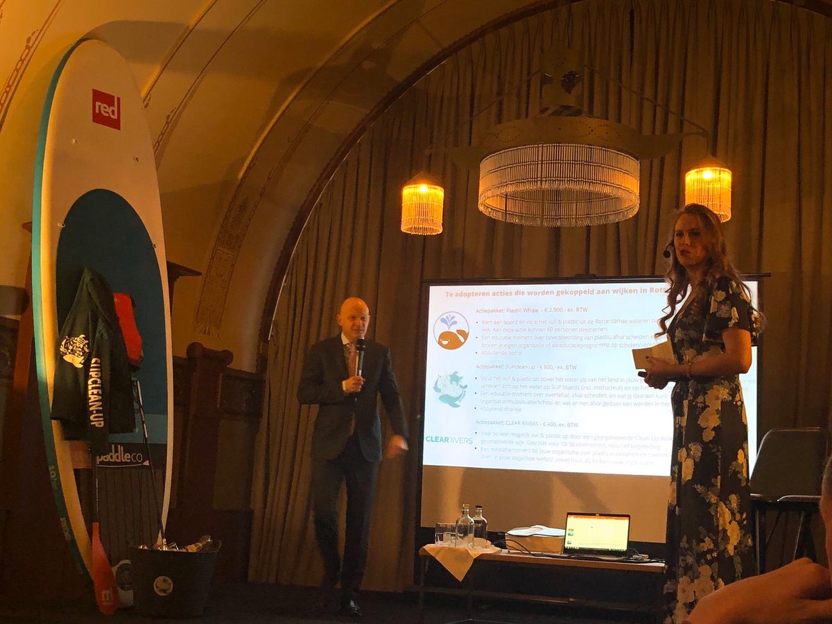 College010's tweet photo. Wethouder @bertwijbenga bij de aftrap van de opruimcampagne #CleanupRotterdam. Initiatief van ondernemersvereniging Rotterdammers4Rotterdammers om met elkaar (ook) met het #eurovisiesongfestival #Rotterdam op zijn mooist te laten zien! #buitenisvanonsallemaal https://t.co/rTcJQApX8D