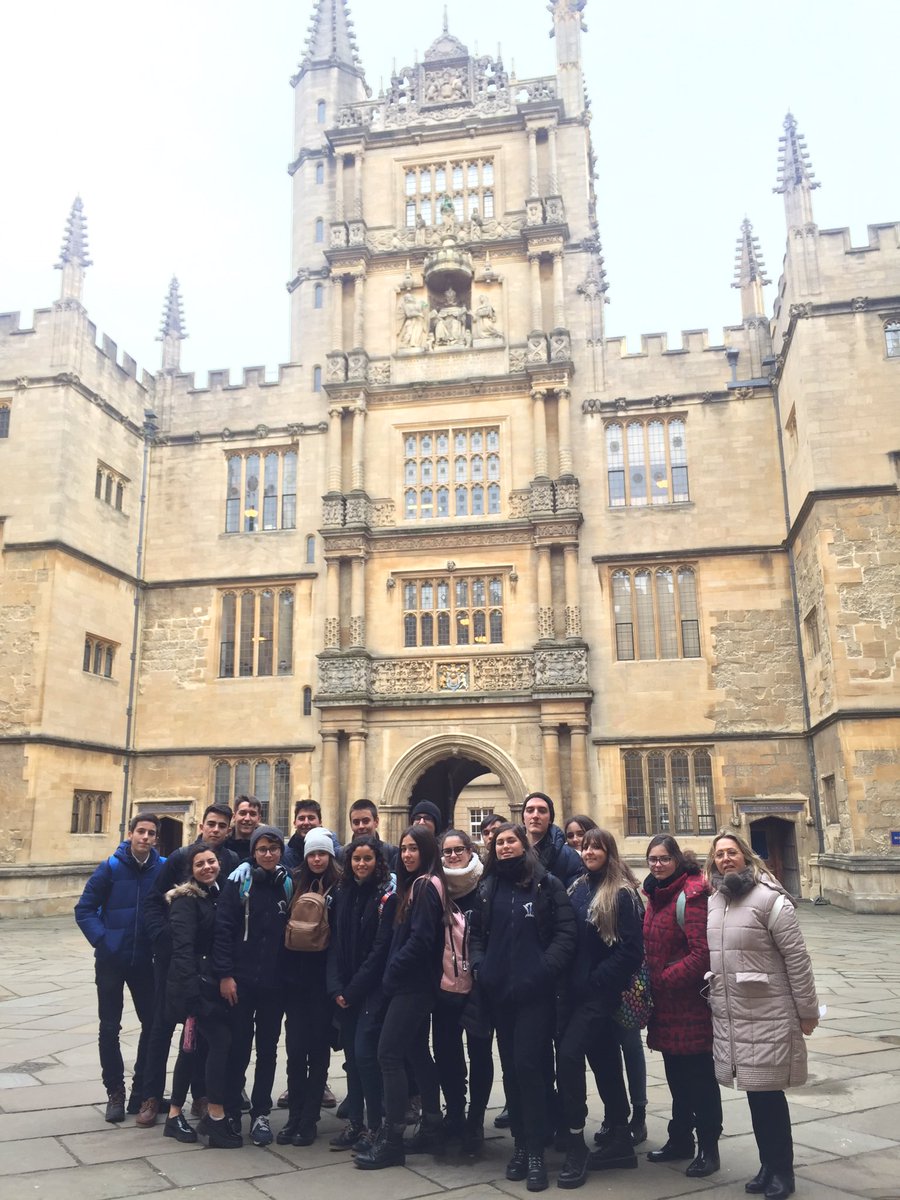 mariadomleo's tweet photo. Los alumnos del @IESHnosMachado visitan Oxford dentro del@programa de actividades del intercambio con @BurfordSchool https://t.co/0Q39dSGZ9a