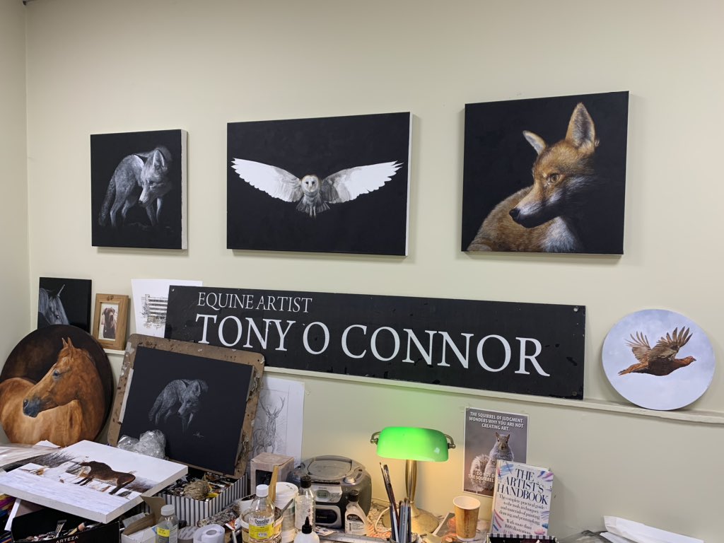 At least there’s a few horses in this pic.. I may have to rebrand to Equine AND wildlife type artist person? 🤔🦉🦊🐴🎨