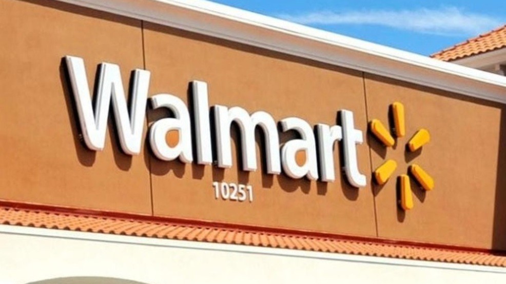 thefirstindia's tweet image. #USA | Forrest City police confirm two officers were shot during an active shooting situation at a Walmart Monday morning in Arkansas. No arrests had been made.
#Arkansas #ForrestCity #Walmart