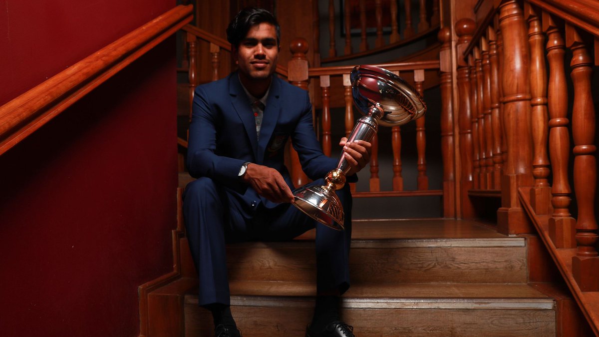 BCBtigers's tweet photo. Our first ever ICC U-19 World Cup winning captain Akbar Ali with the trophy 🏆

📸:@ICC 

#RiseOfTheYoungTigers #FutureStars https://t.co/iyTmvEd4XH