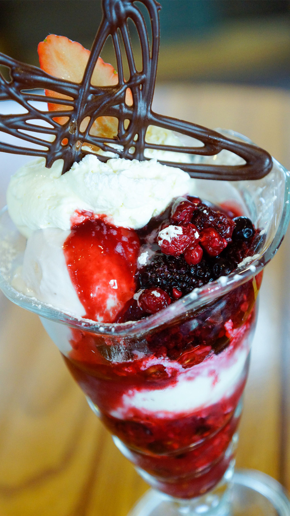 You wouldn't want to miss our Isle of Arran Ice Cream Sundae this Valentine's Day at The Old Loans Inn.  With limited tables available, visit our website to reserve yours: oldloansinn.co.uk/en/valentines-…

#valentinesday #isleofarran #icrecream #scotland