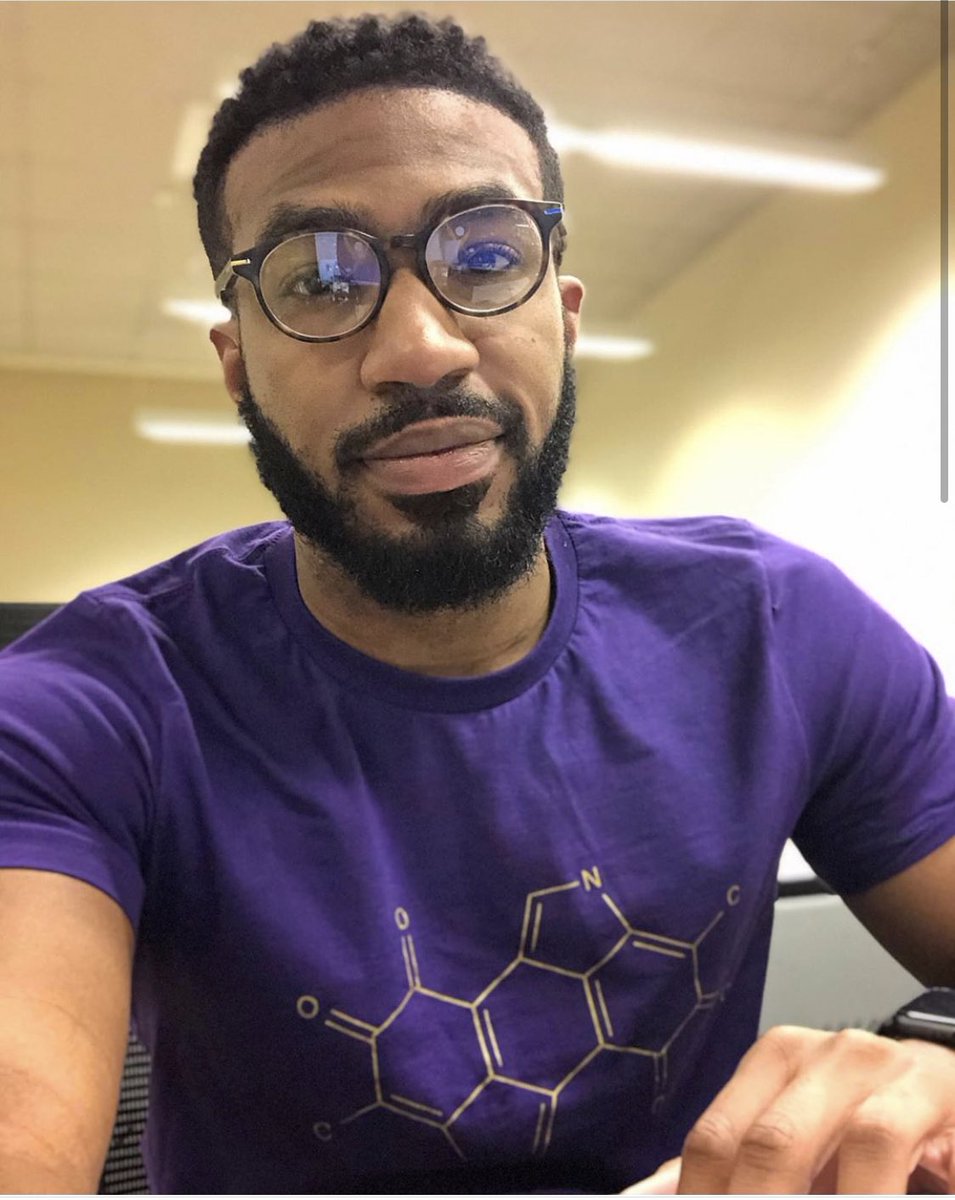 ShopTheIvyFiles's tweet photo. Dr. Trev is studying medicine in his MELANIN! 
The Molecule Tee is back in stock https://t.co/gwYxIwDkqv