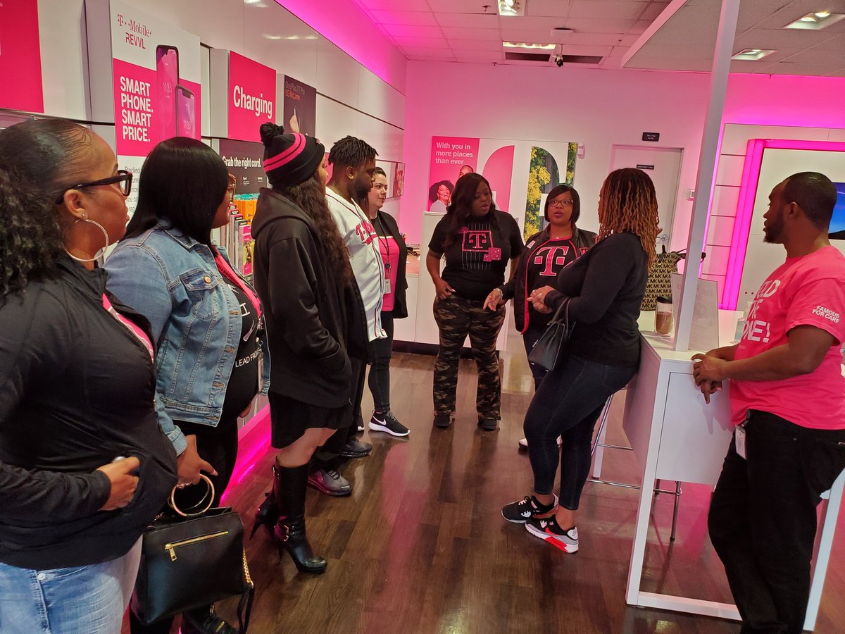 TarashaWright's tweet image. Augusta's February Prepared to Win week in full effect!! Leaders Day in the Life Retail visit!! #peopleEvolution #WTW2020style @slwoodCO @RachRo03 @candymitchell06 @ChiquitaG11