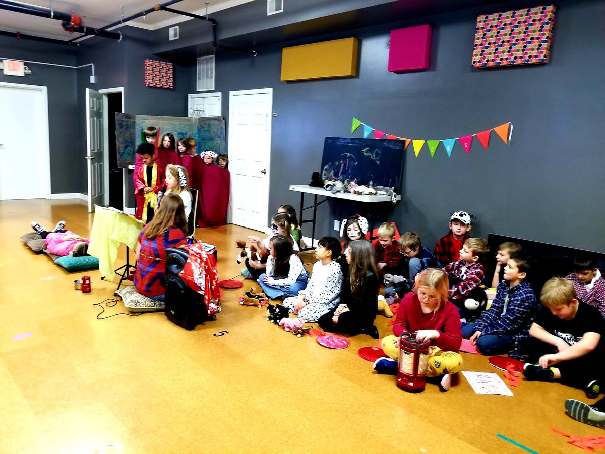 MrsTonya_LPS's tweet photo. After kindy watched the 1st &amp; 2nd graders Chinese Dragon Play the learned about the Chinese Lantern Festival, wrote words in Chinese &amp; made their own lanterns! https://t.co/7JElCGA0P4
