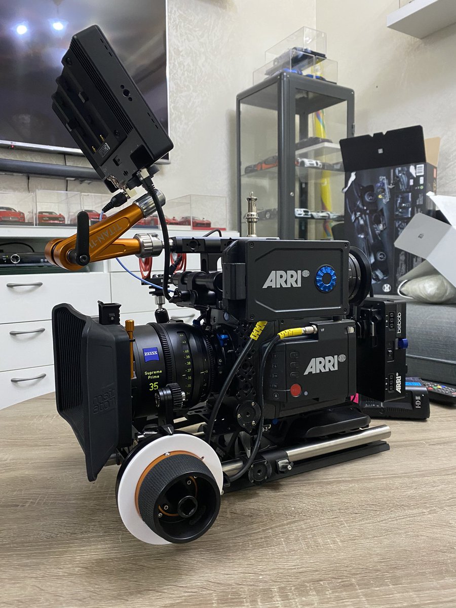 <a href="/mattallardACS/">Matthew Allard ACS</a> <a href="/ARRIChannel/">ARRI</a> <a href="/Sachtler/">Sachtler</a> <a href="/SmallHD/">SmallHD</a> Shooting tomorrow with my Mini LF &amp; Zeiss Supreme primes 😁🙌🏻🔥 <a href="/SmallHD/">SmallHD</a> <a href="/brighttangerine/">Bright Tangerine</a>