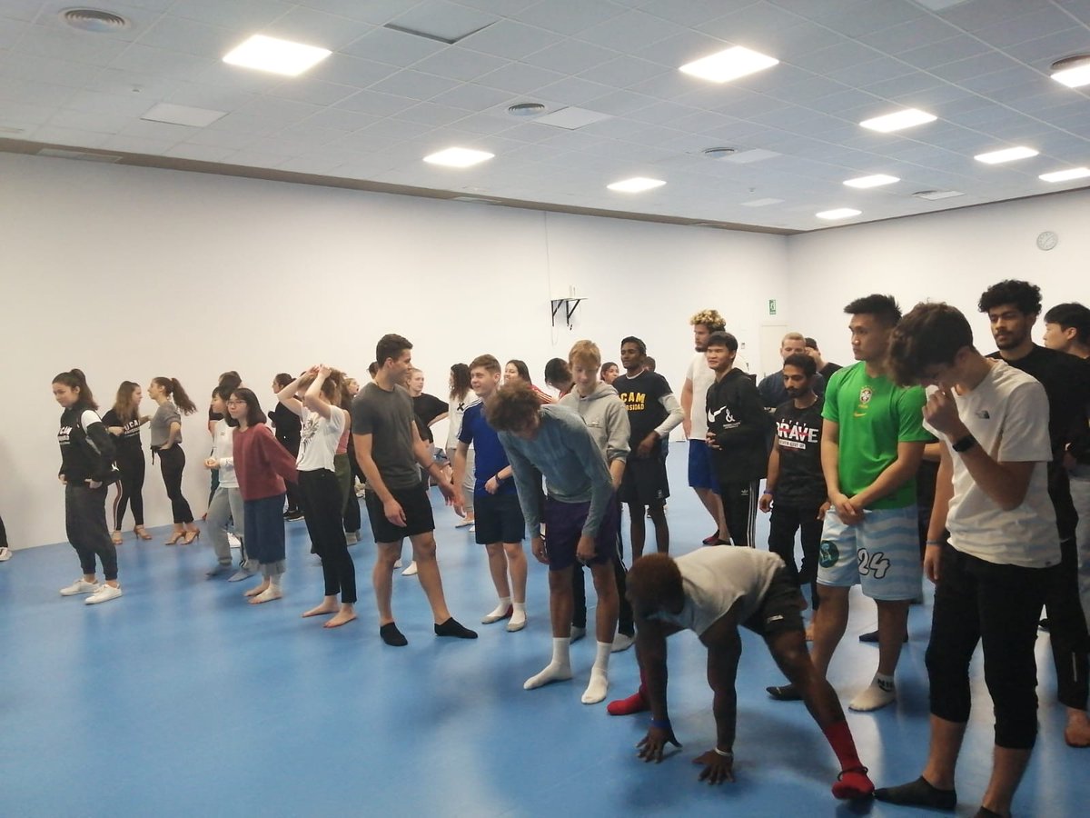 Project_ESLP's tweet photo. Nuestros líderes @UCAM_Danza @Project_ESLP desarrolaron con éxito una sesión de bailes latinos para los alumnos de @UCAM_CAFD en inglés...¡¡¡gracias por vuestra participación!!!! https://t.co/pMo6sGR8r6