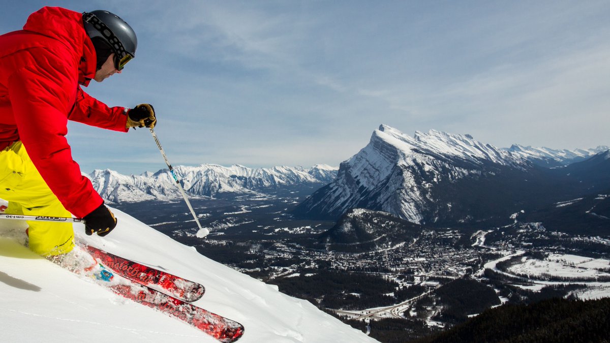 It's no secret #Banff is one of North America’s most revered areas for skiing and boarding, with thousands of guests flocking to our hills each year. Learn more about skiing in the region in our latest blog post. bit.ly/35t4p4d

📷 Paul Zizka