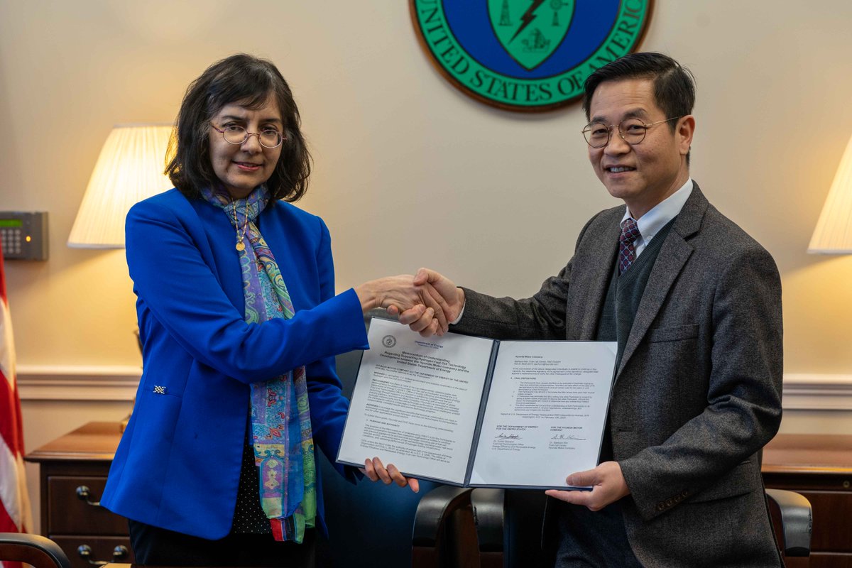 .<a href="/ENERGY/">U.S. Department of Energy</a> Joins industry to collaborate on transportation technology validation and assessment: “We are pleased to partner with Hyundai to help advance fuel cell and hydrogen technologies ..." – Under Secretary of Energy Mark W. Menezes 

bit.ly/3bnQaC9