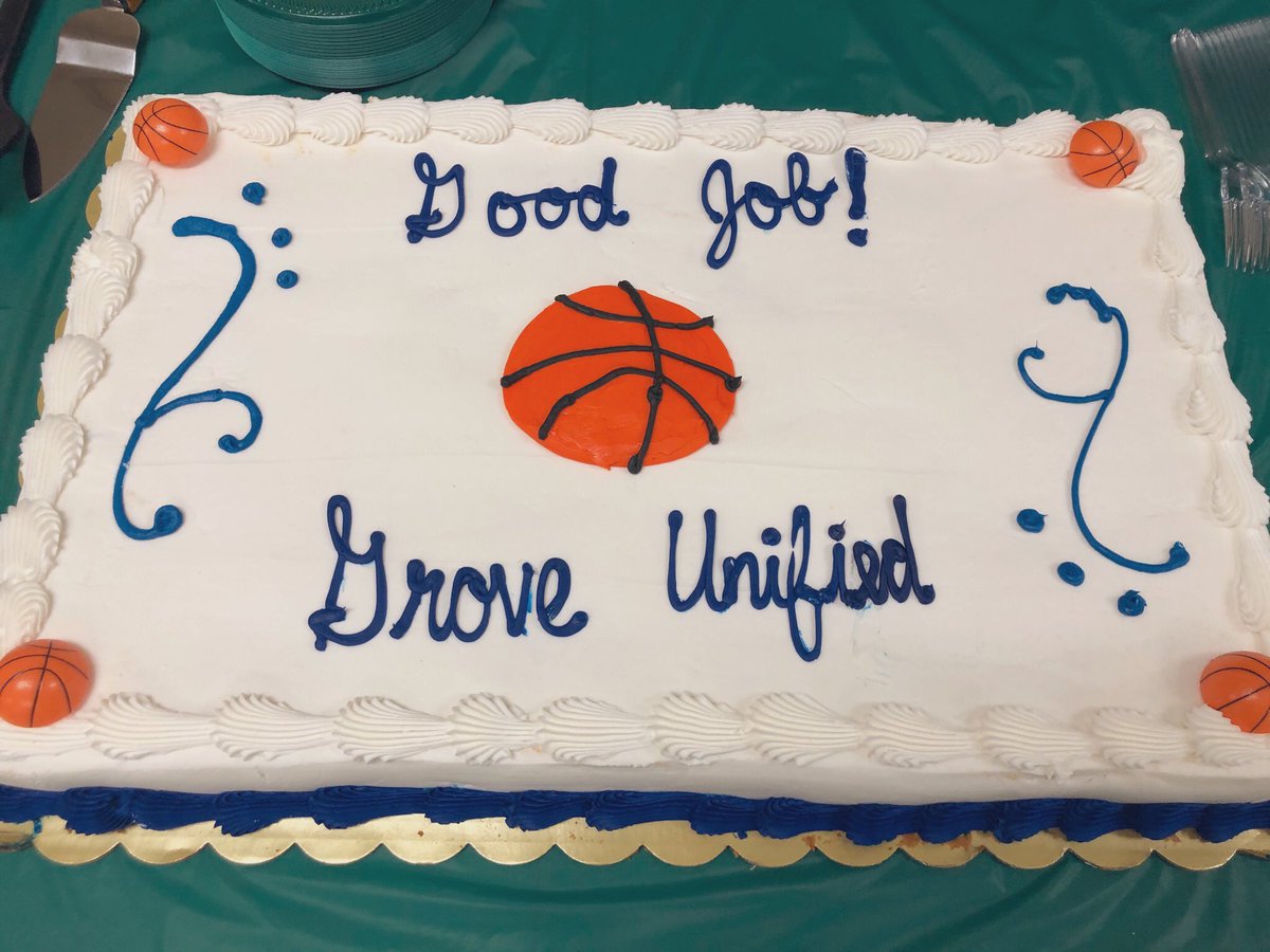 #GOGROVES 💚🏀💛 Last game, best game! Great win over the crosstown rivals! Seaholm was OUTSTANDING!!! I loved seeing the <a href="/BirminghamPS/">Birmingham Schools</a> community come together to cheer on the two Unified Basketball Teams! So much fun! #OneLove @MDZLeadership <a href="/WEGroves/">W. E. Groves HS</a>