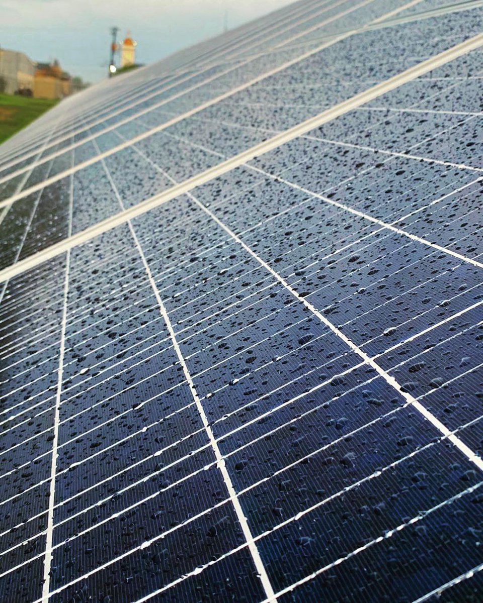 sealsolar's tweet photo. The weather in Arkansas may be less than ideal, but your solar array can still produce power on an overcast day!
#GoSolar #ArkansasSolar #SolarisforEverybody https://t.co/83reeHZcd0