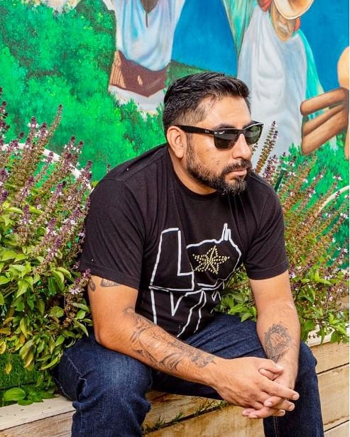 Explore the best murals living in El Paso’s Downtown Arts District! Artist and muralist, Jesus “Cimi” Alvarado will lead you on a special tour during this week’s upcoming Art Getaways weekend. 

Art Getaways: Amor
February 14-15