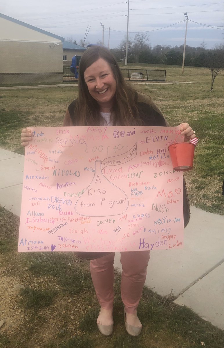 pres_firstgrade's tweet photo. We are thankful for our awesome guidance counselor, Mrs. Johnson!! #TeamUCPS #NSCW2020 @PorterRidgeESNC https://t.co/bM5mFDnKyn