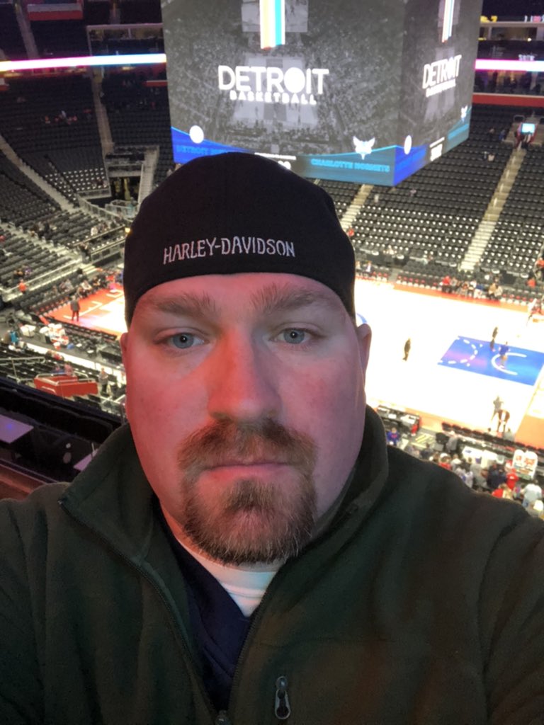 MikeHallFB's tweet photo. #itsadetroitthing for real tonight https://t.co/7RsUQJvkfN