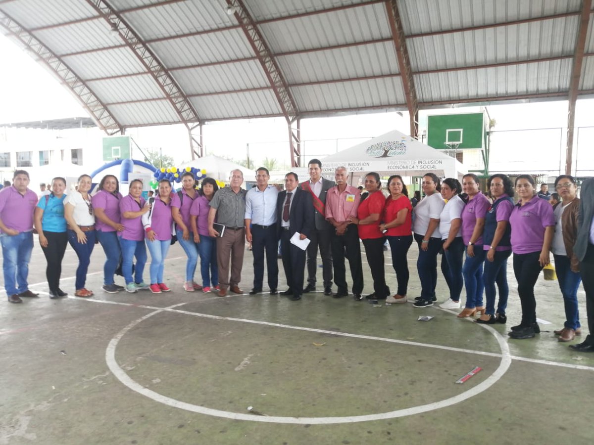 EdgarCuevaV's tweet photo. #BrigadasTodaUnaVida llevó a efecto en la parroquia #SanJacintoDelBua, la con la presencia de @gobertsachila el Ing.@RGBesStoDgo, @ManuelOchoa64 asambleísta #PorLaProvincia. También fue parte de esta actividad el MSc.@EdgarCuevaV director #Distrito23D02 de educación #SantoDomingo https://t.co/8qZqBYv46h