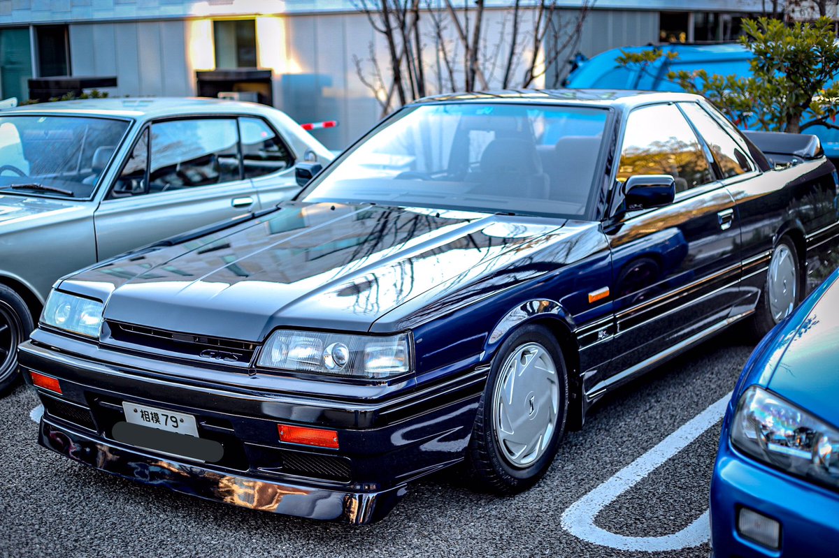 19bmw5i 1987 日産スカイライン 2ドアスポーツクーペ Gts R R31 800台限定のグループaホモロゲーションモデル ボディカラーはブルーブラックのみで 通常モデルと同じ意匠のホイールキャップ F31レパードと共通 を装備していました T Co