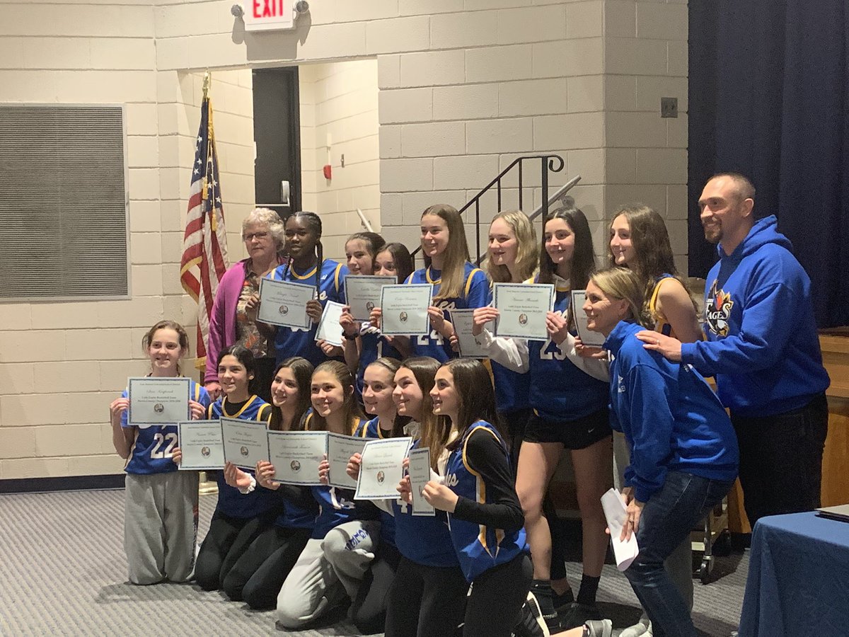 EHTSDistrict's tweet photo. Congrats EHMS girls basketball!! #WeAreEH https://t.co/9mpOAocPl8