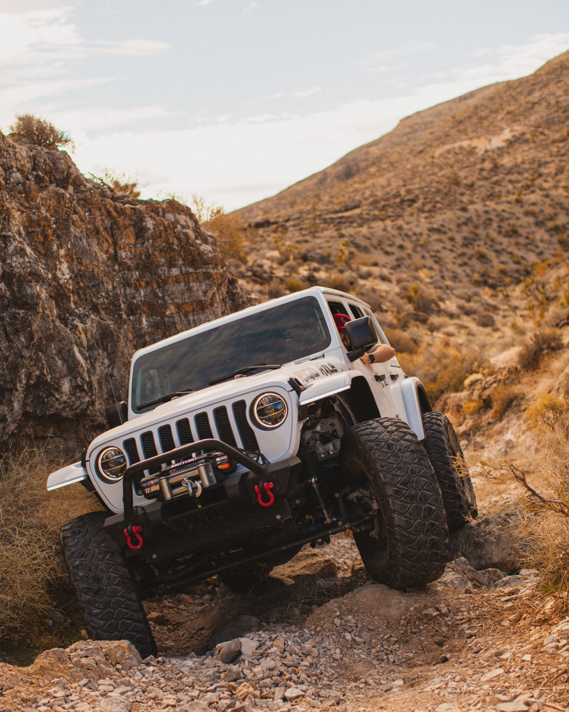 rigid_axle's tweet image. We be rollin&apos; #riding4x4 somewhere in Jean NV 🔥
Tag us in your #frontendmonday posts soo.nr/cTVY
#jeepmondays #jeepme #NitroRegeared #revolutiongearandaxle #yukongearandaxle #gearandaxle #dana44 #40s #jeepfam #jeepthing #frontend #showusyourstuff #jeeprocks #jeeping