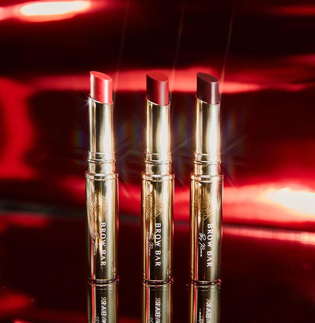 browbarbyreema's tweet photo. 💋 YOUR CHANCE TO WIN💋 — Never underestimate the power of our Rodeo Rouge Collection💄 ✨
Always Red Carpet Ready✨
Meet the Rodeo Rouge Collection 💋
https://t.co/xx8GfiS9aX
✨
#giveaway #vday #valentinesday #vdaygiveaway #vdaylook #vdaybrows #browbarbyreema #BrowBarBombshell https://t.co/EP7vWcCJpR