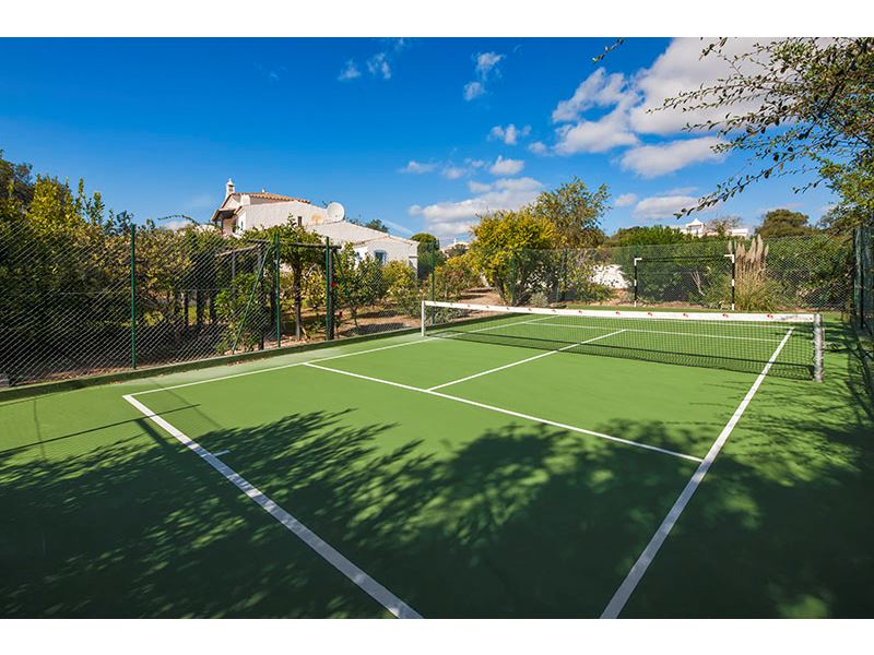 AffinityVillas's tweet photo. Casa Griffith is a 4 bedroom villa set in the hills overlooking #Loulé on the #Algarve, #Portugal, offering guests peace, tranquillity and privacy. It's next door to a very similar property that could be suitable for 2 families wishing to holiday close by.
https://t.co/u2VgWTV8Nd https://t.co/PJpx4H2yVz