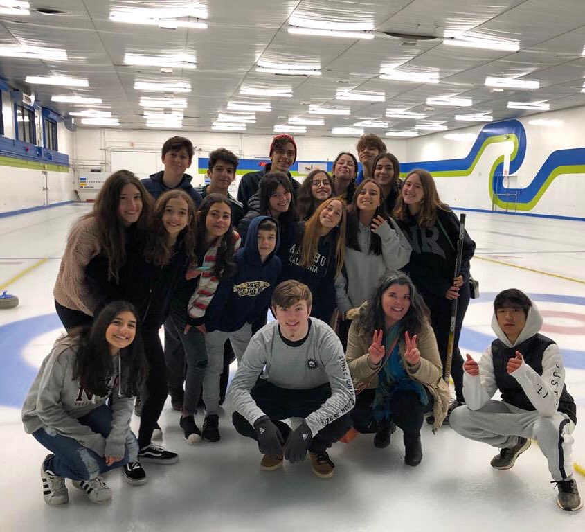 studyinvictoria's tweet photo. Stance Dual students from Brazil having a go at curling 🥌 All the smiles show a positive experience 😁

#studyincanada @stancedual https://t.co/4HVoNaJIbj